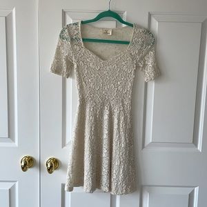 Pretty and comfortable; great for Spring holidays and celebrations!